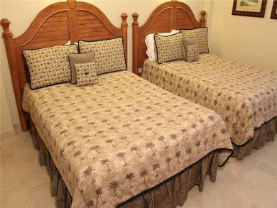 Luxury 2 Bedroom Condo on the Beach in Exclusive Siesta Key Luxury 2 Bedroom Condo on the Beach in Exclusive Siesta Key